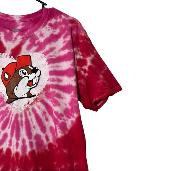 NWT Buc-ees 2025 Valentine’s Day Tie Dye Follow Your Heart T-Shirt Large - Picture 4 of 6